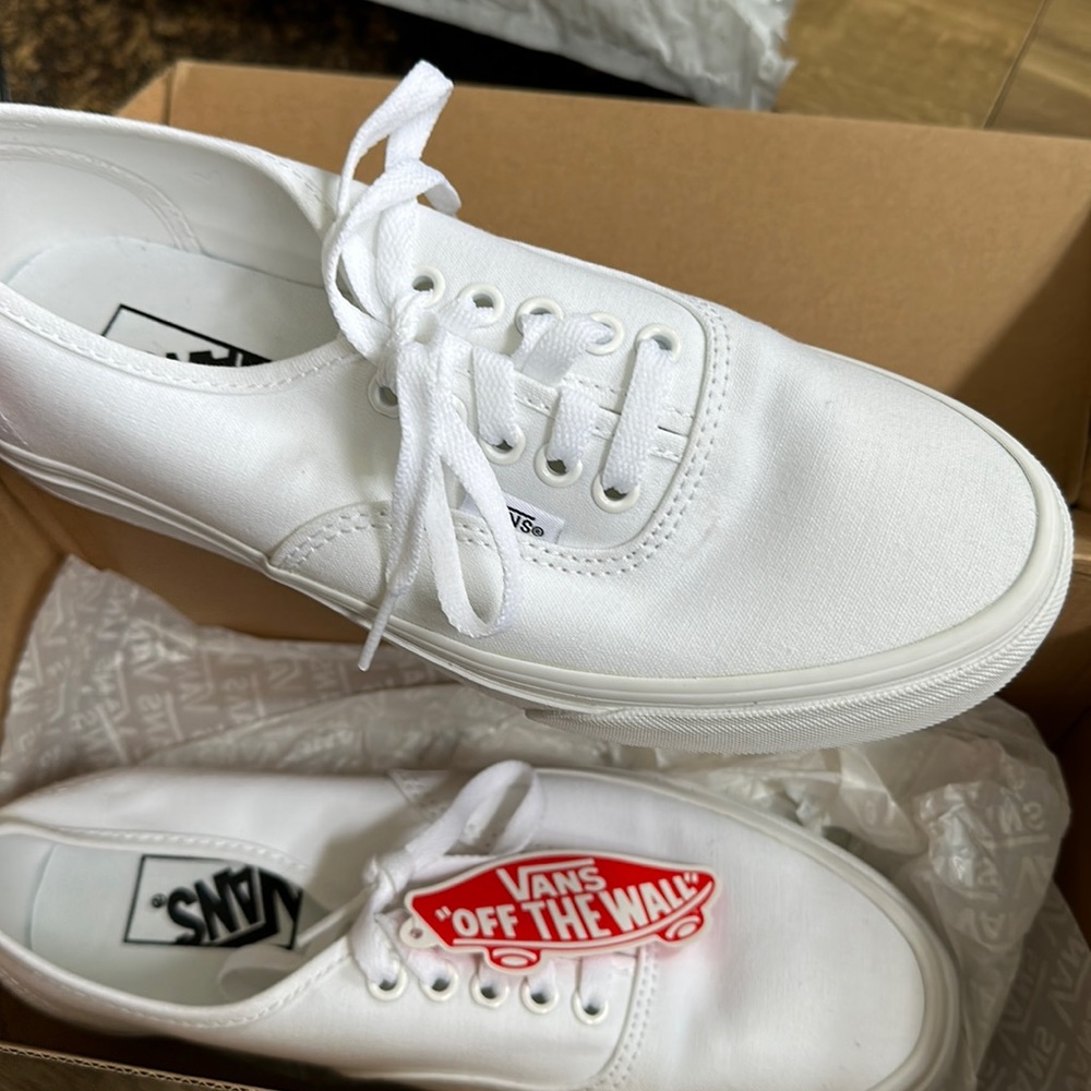 NEW IN BOX Classic Vans in triple white